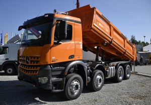 800px-Mercedes-Benz_Arocs_-_dump_truck_version_(1)